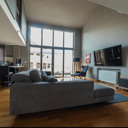 Minimal Brand New Loft Next To Subway Apartman Athén Kültér fotó
